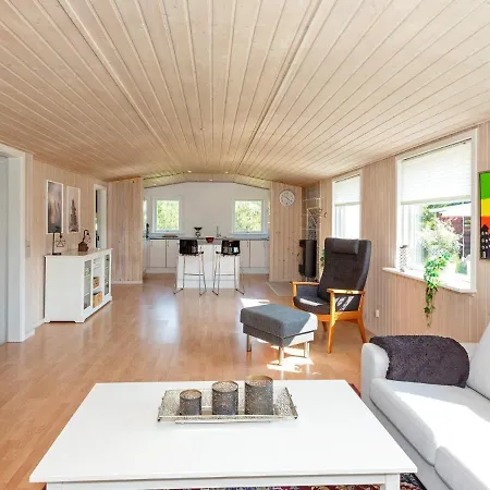 4 Person In Hals-by Traum Nyaraló Hals